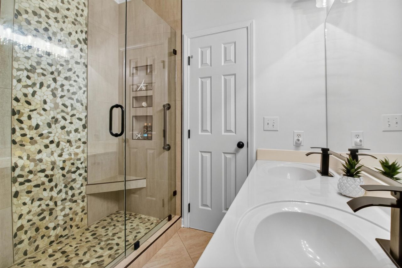 4609 Lightkeepers Way  Photo 13