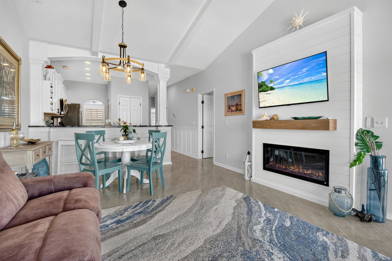 4609 Lightkeepers Way  Photo 4