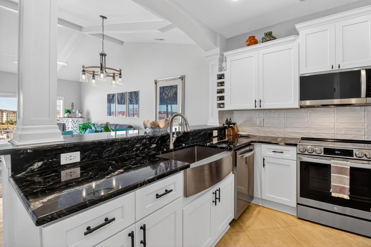 4609 Lightkeepers Way  Photo 7