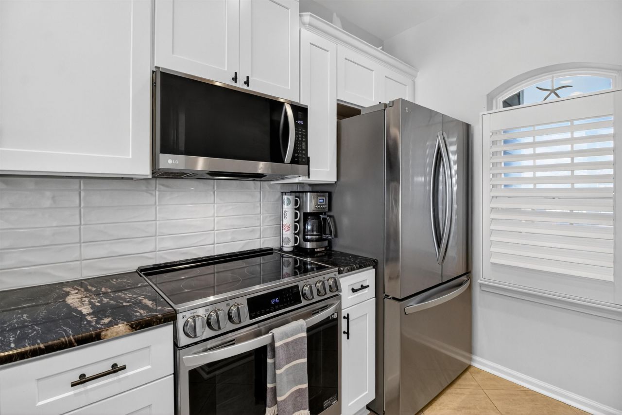 4609 Lightkeepers Way  Photo 9