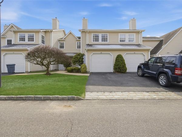 69 Thomas Lane , East Setauket, NY 11733