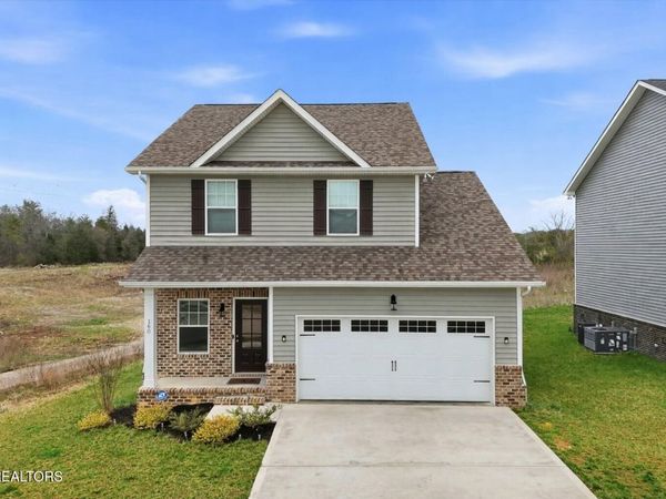 160 E Elderberry St, Oak Ridge, TN 37830