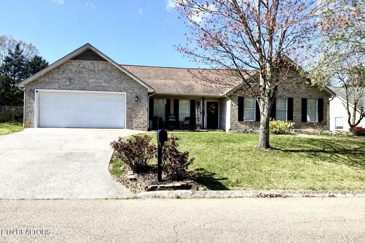 808 Whitesburg Drive, Knoxville, TN 37918 Main Photo