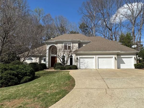 860 Carlton Ridge NE, Atlanta, GA 30342