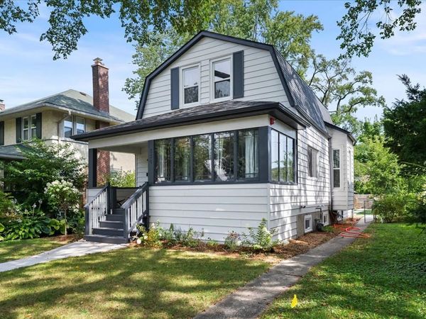 830 N Grove Avenue , Oak Park, IL 60302