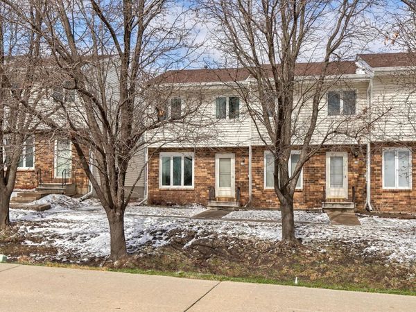 124 Holiday Circle , Unit 6, West Des Moines, IA 50265