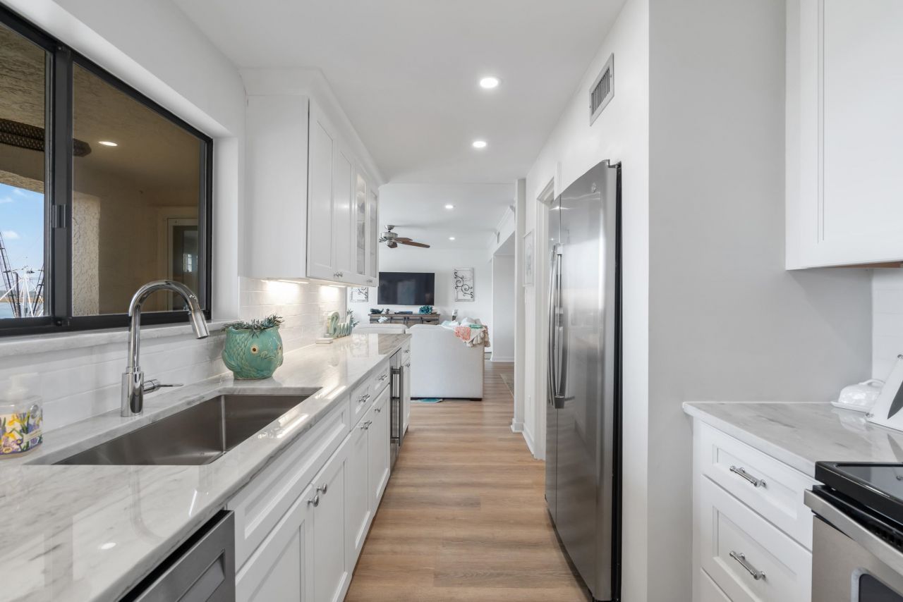 1398 Basin Dr. Photo 17