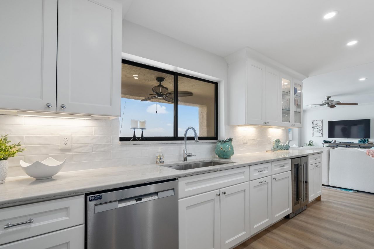 1398 Basin Dr. Photo 18