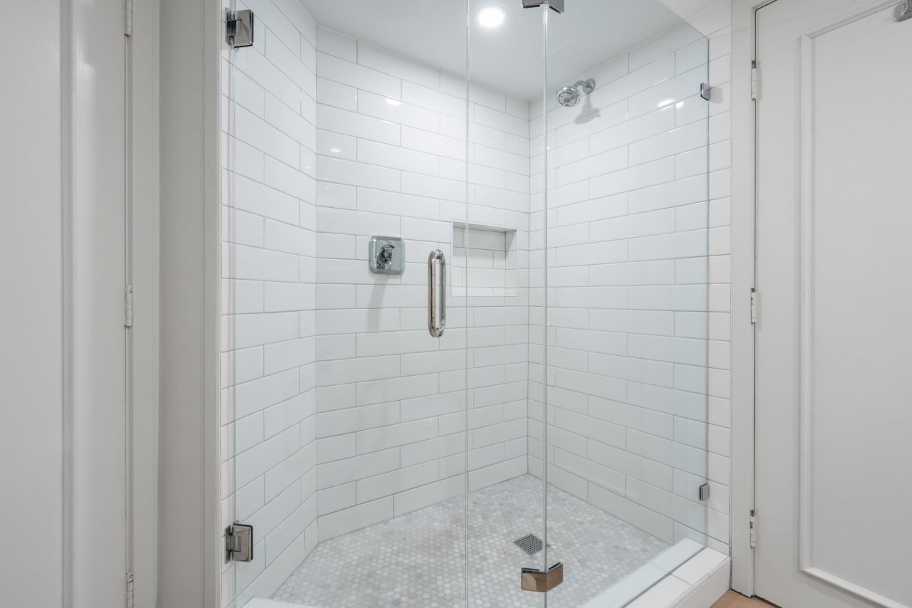 1398 Basin Dr. Photo 28