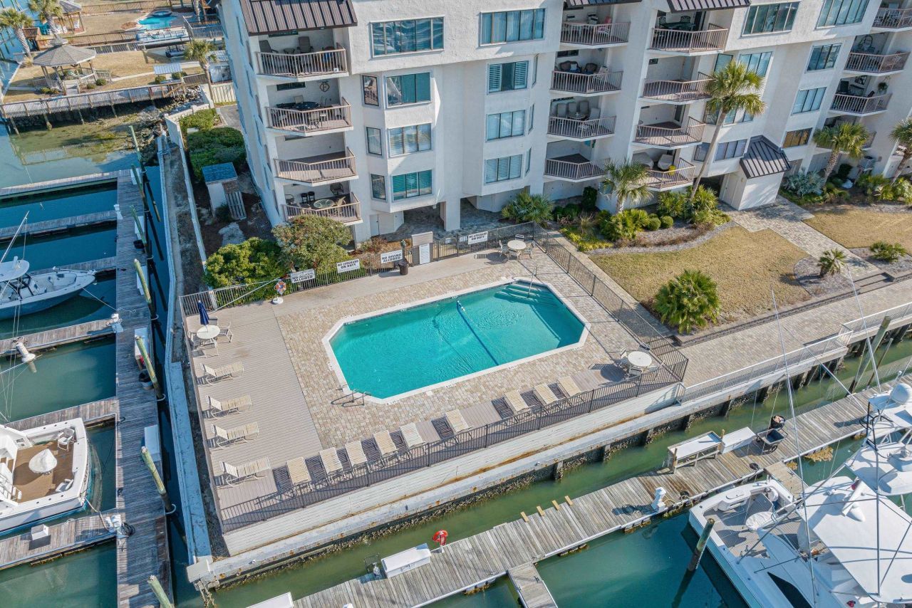 1398 Basin Dr. Photo 37