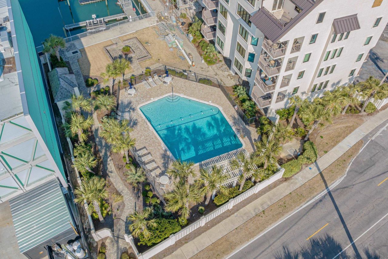 1398 Basin Dr. Photo 38