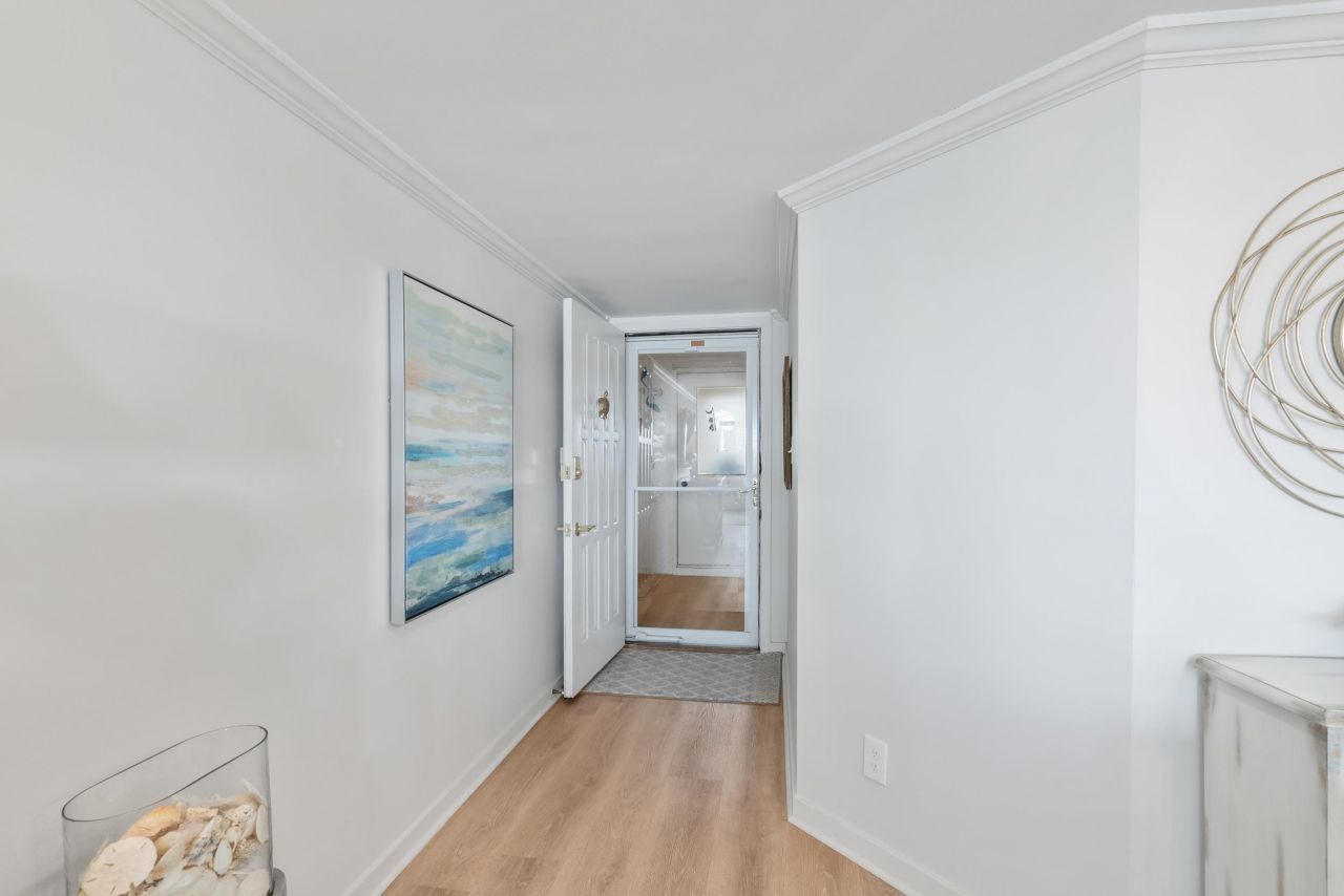 1398 Basin Dr. Photo 4