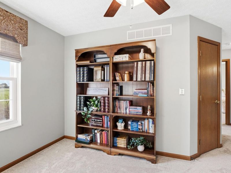 8240 Worthington Crossing Drive, Westerville, OH 43081 Photo 18