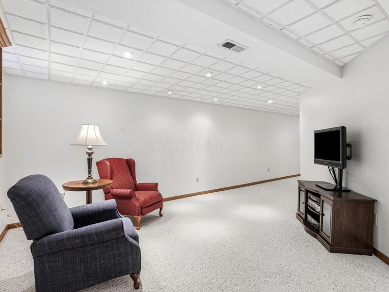 8240 Worthington Crossing Drive, Westerville, OH 43081 Photo 39