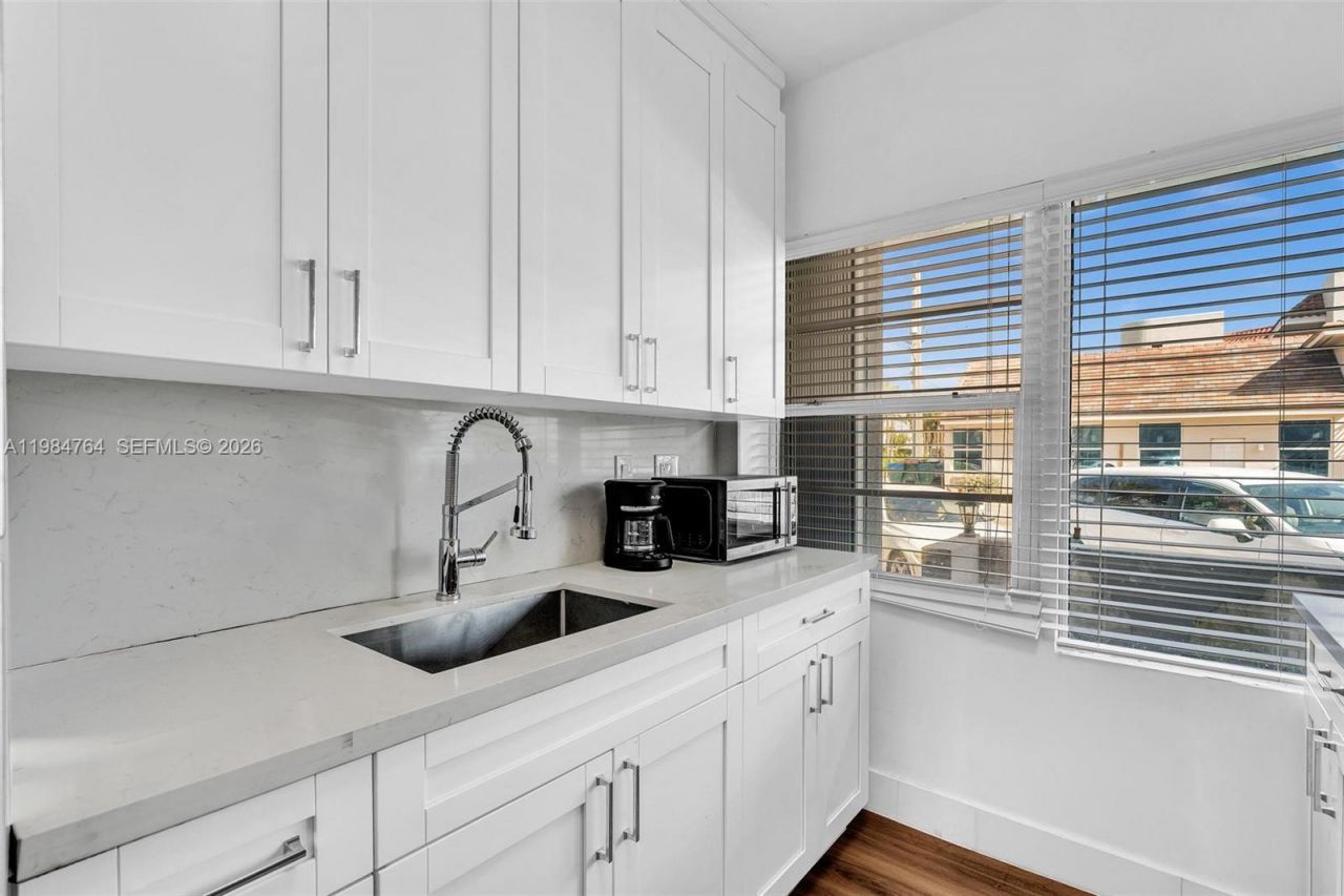 4144 El Mar Dr, Unit 1, Lauderdale by the Sea, FL 33308 Photo