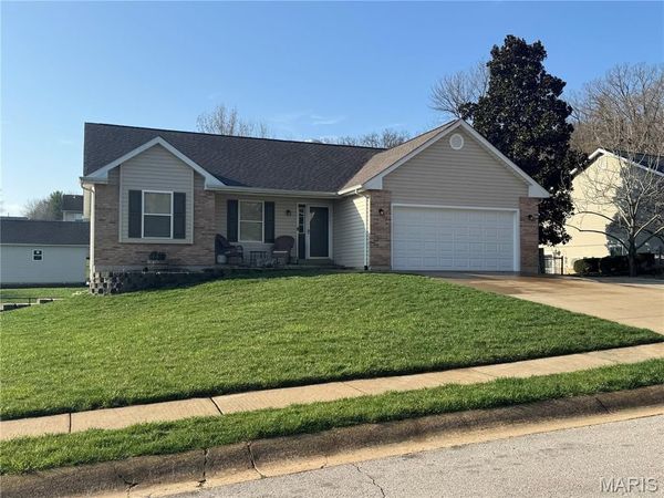 8 Hickory Knoll Crt, Union, MO 63084
