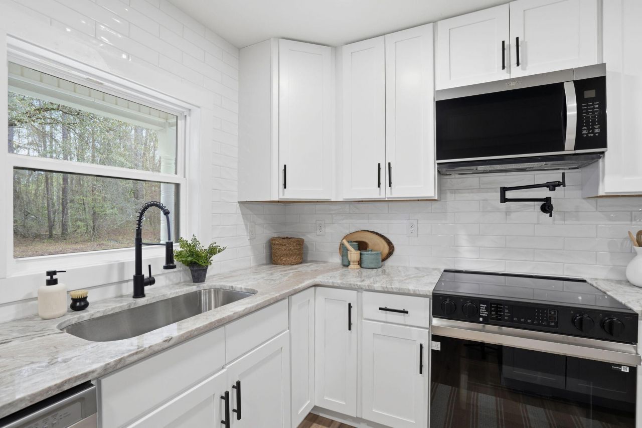 607 Lazy Hill Road Photo 9