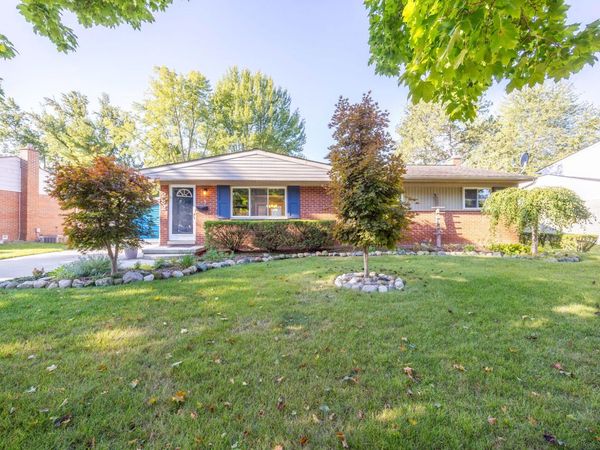 282 Nichols Drive, Saline, MI 48176