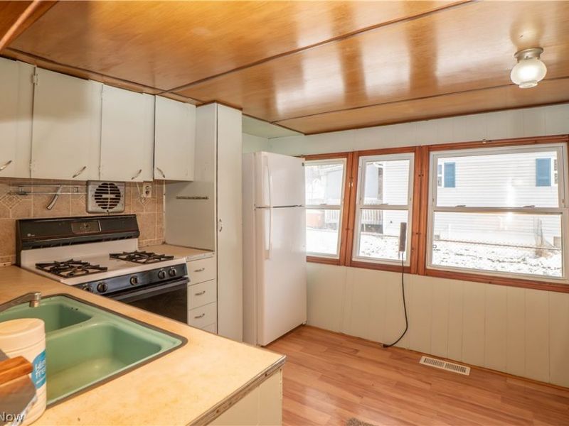 3001 Pepperhill Road, Akron, OH 44312 Photo 6