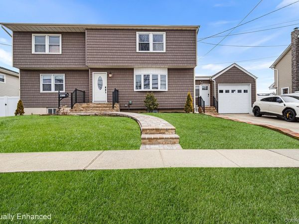 2309 Mattituck Avenue , Seaford, NY 11783