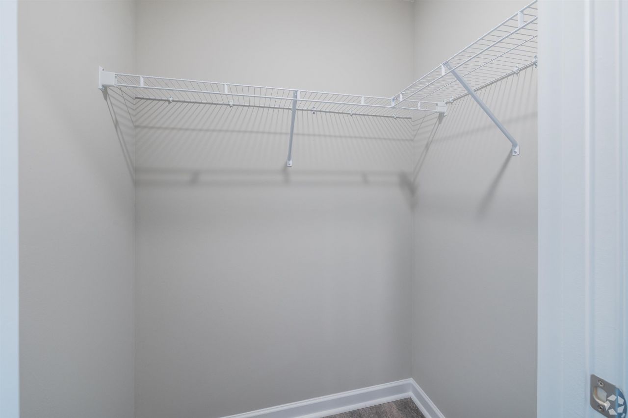 1100 Commons Blvd.  Photo 7