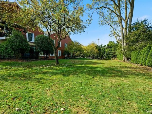 19710 13 Mile Road, Beverly Hills Vlg, MI 48025