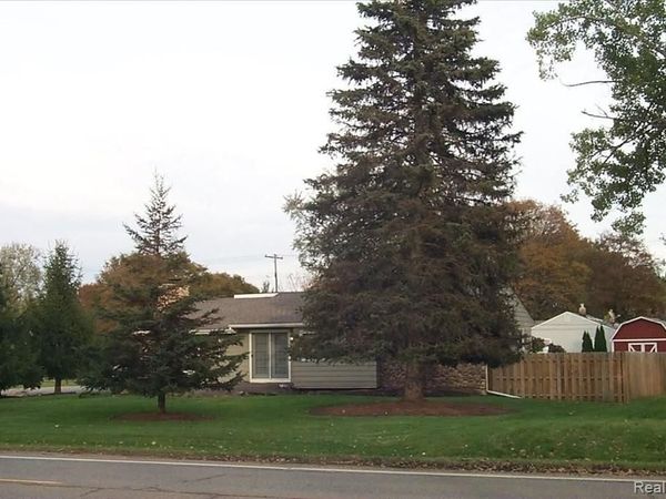 4924 Sashabaw Road, Independence Twp, MI 48346