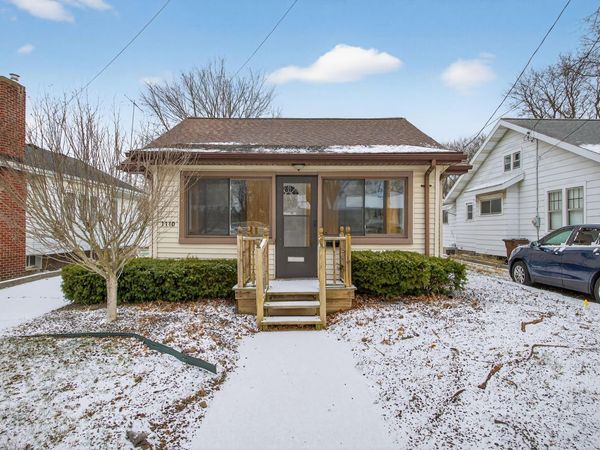 1110 E North Street, Jackson, MI 49202