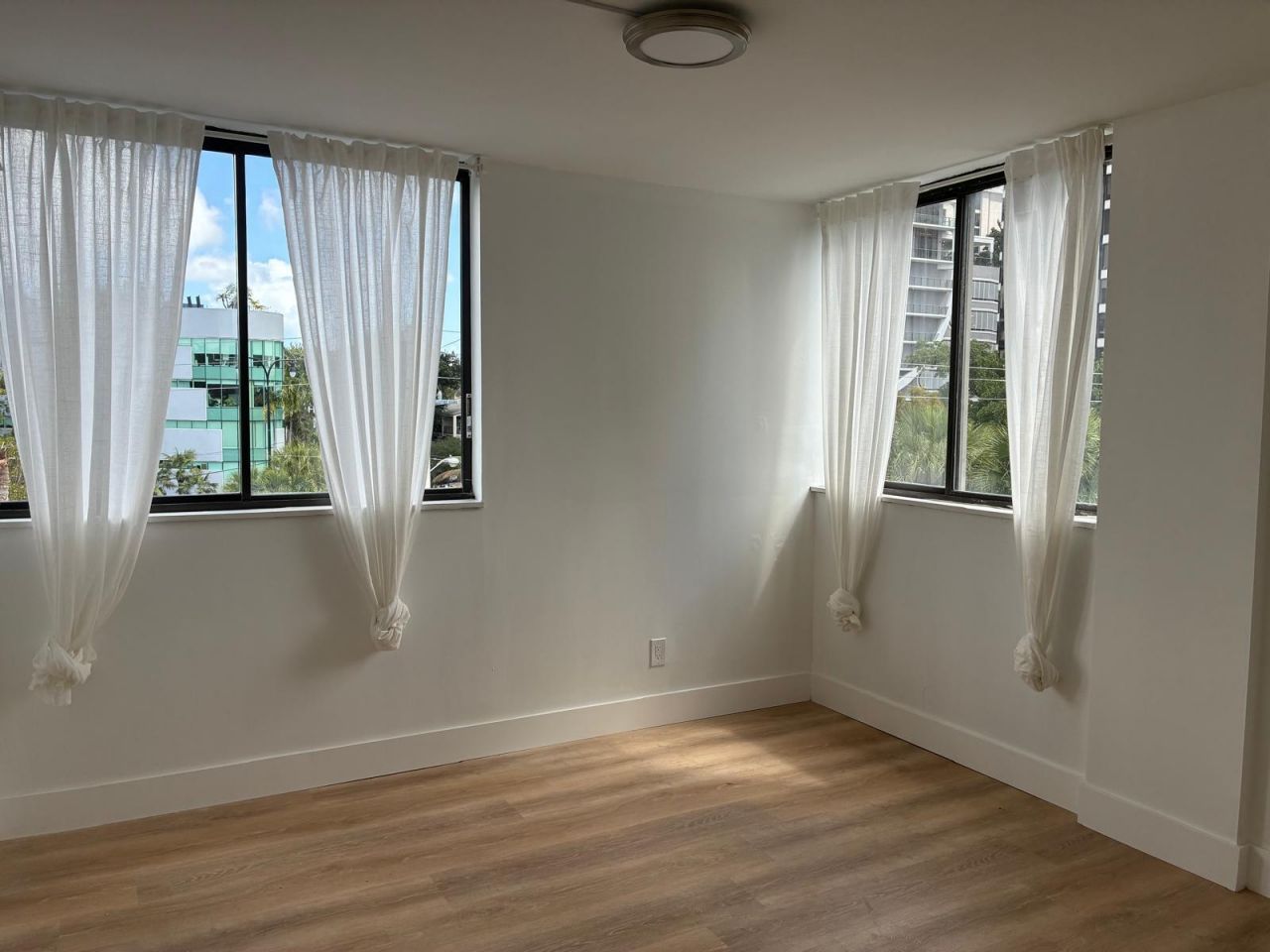 2715 Tigertail Avenue, Unit Apt 402, Miami, FL 33133 Photo