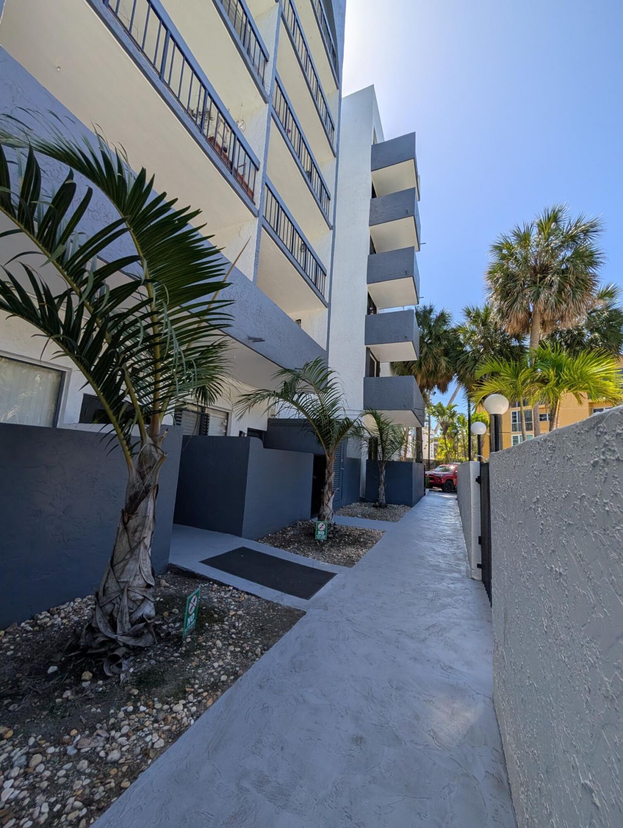 2715 Tigertail Avenue, Unit Apt 402, Miami, FL 33133 Photo