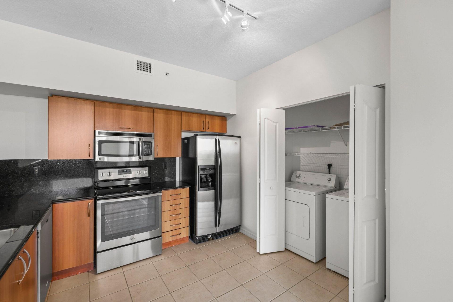 255 NE 3rd Avenue, Unit 2-407, Delray Beach, FL 33444 Photo