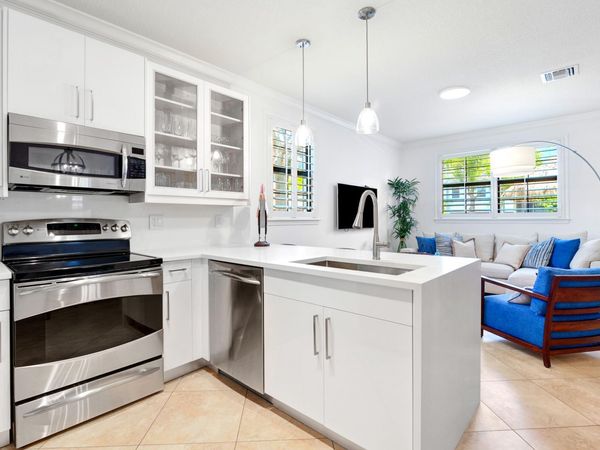 861 S Ocean Boulevard, Pompano Beach, FL 33062