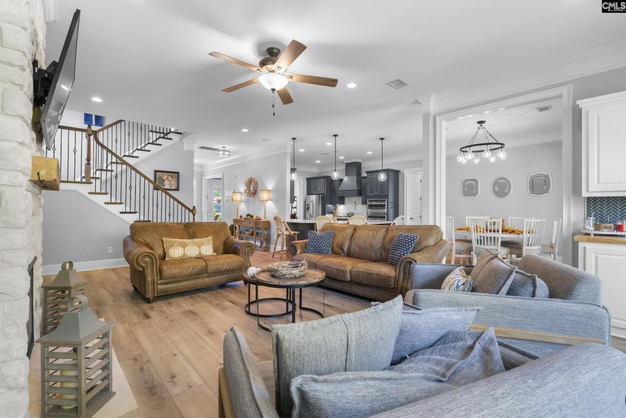 102 Longford Court  Photo 12