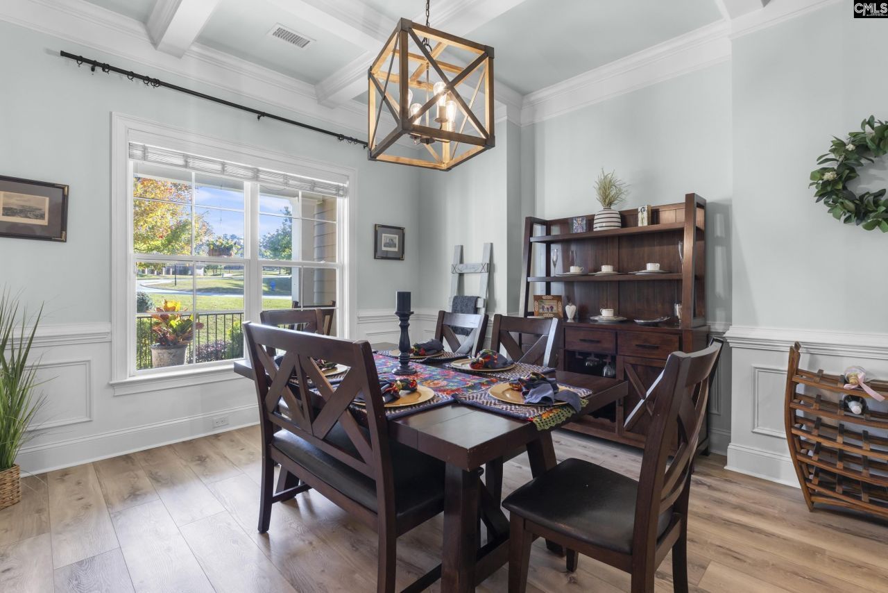 102 Longford Court  Photo 13