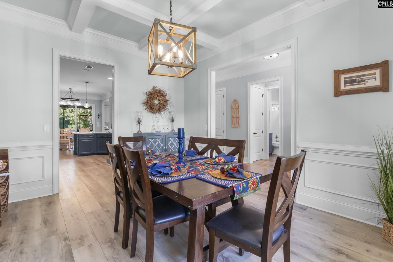 102 Longford Court  Photo 14