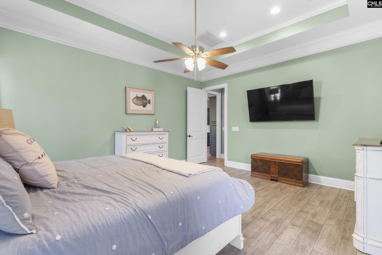 102 Longford Court  Photo 16