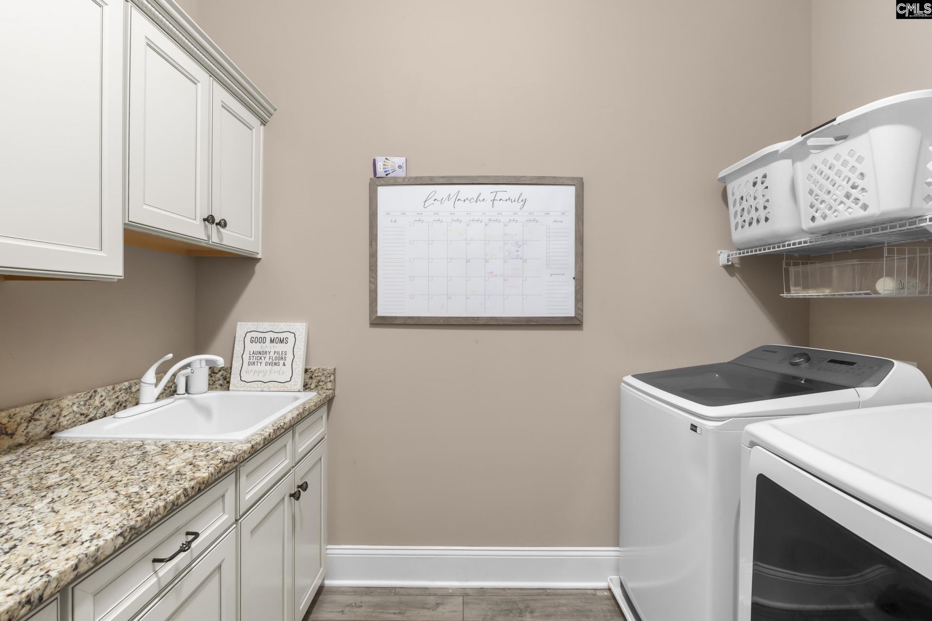 102 Longford Court Photo 23
