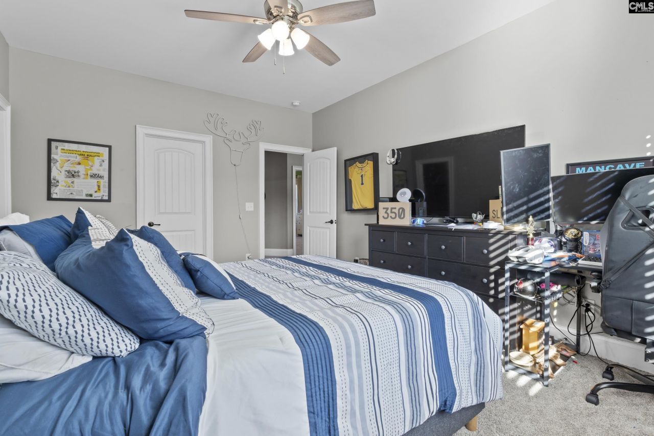 102 Longford Court Photo 35