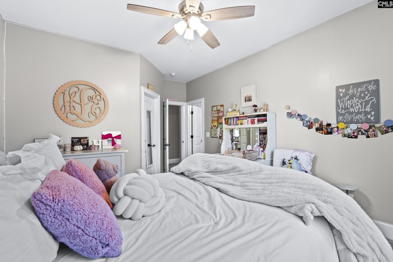 102 Longford Court  Photo 36