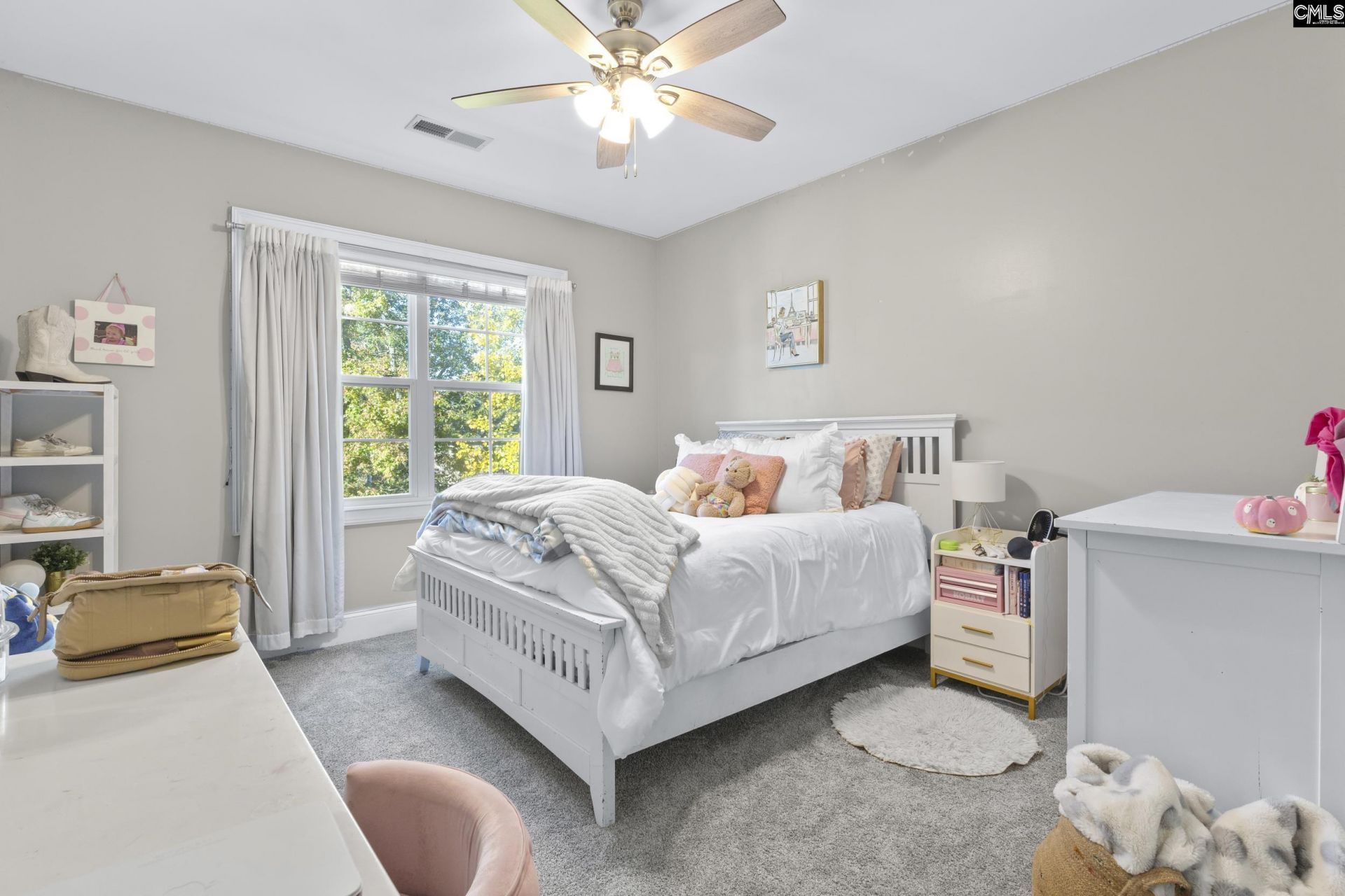 102 Longford Court Photo 39