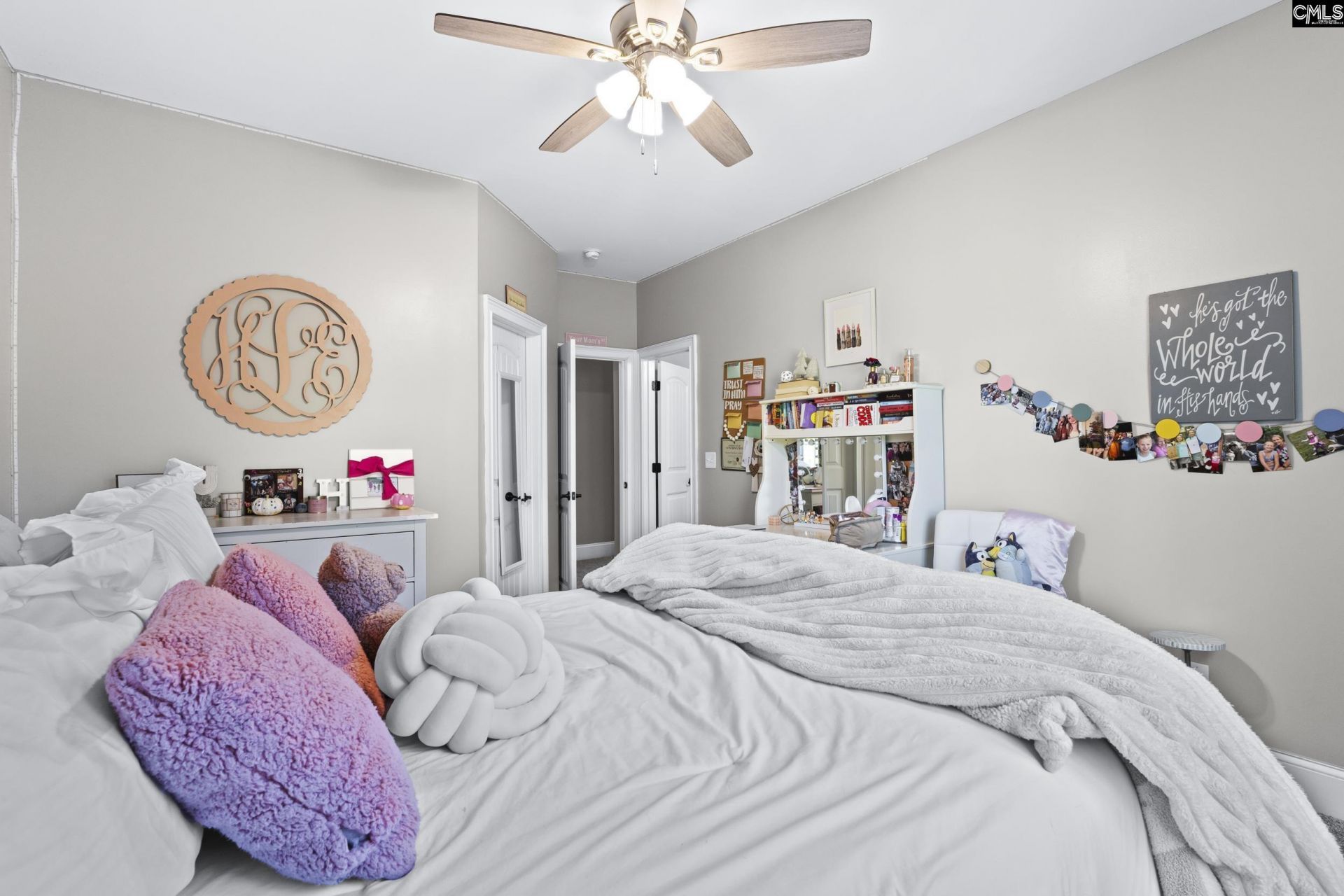 102 Longford Court Photo 40