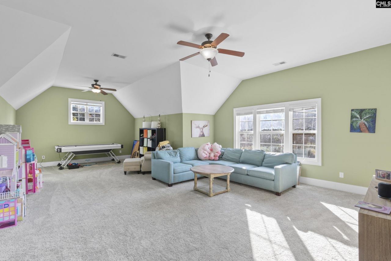 102 Longford Court  Photo 38