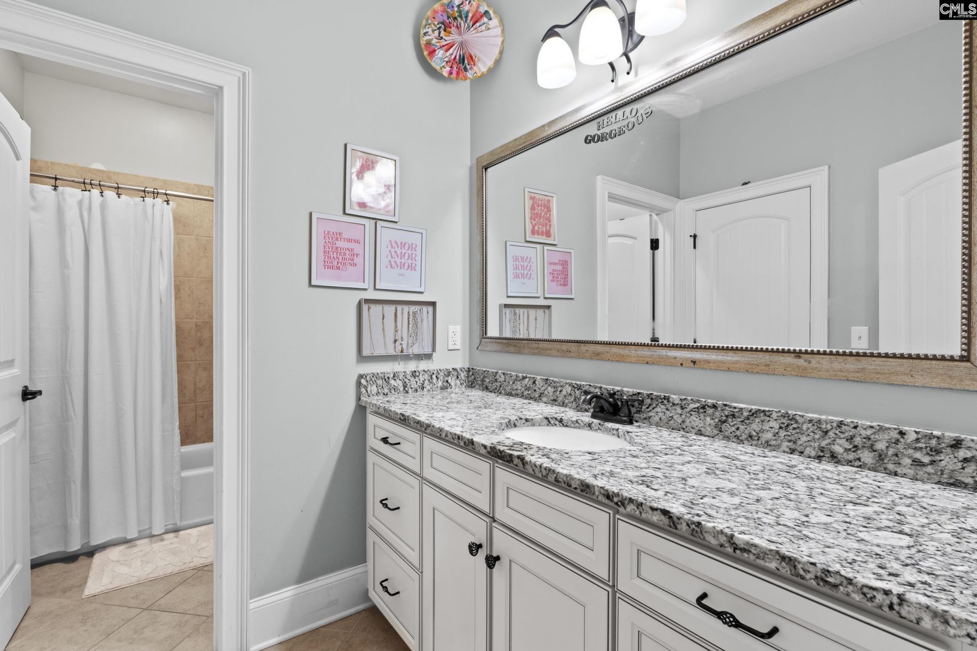 102 Longford Court Photo 41