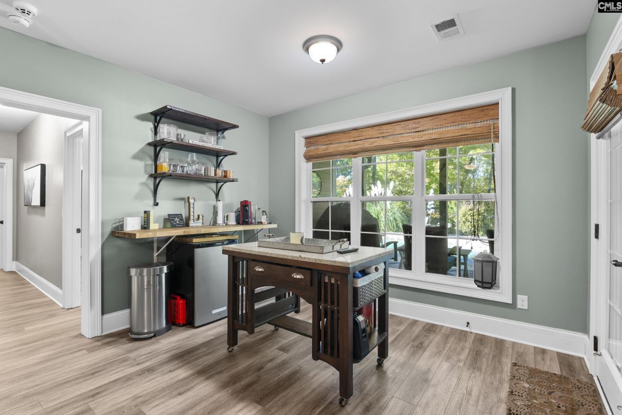 102 Longford Court  Photo 44