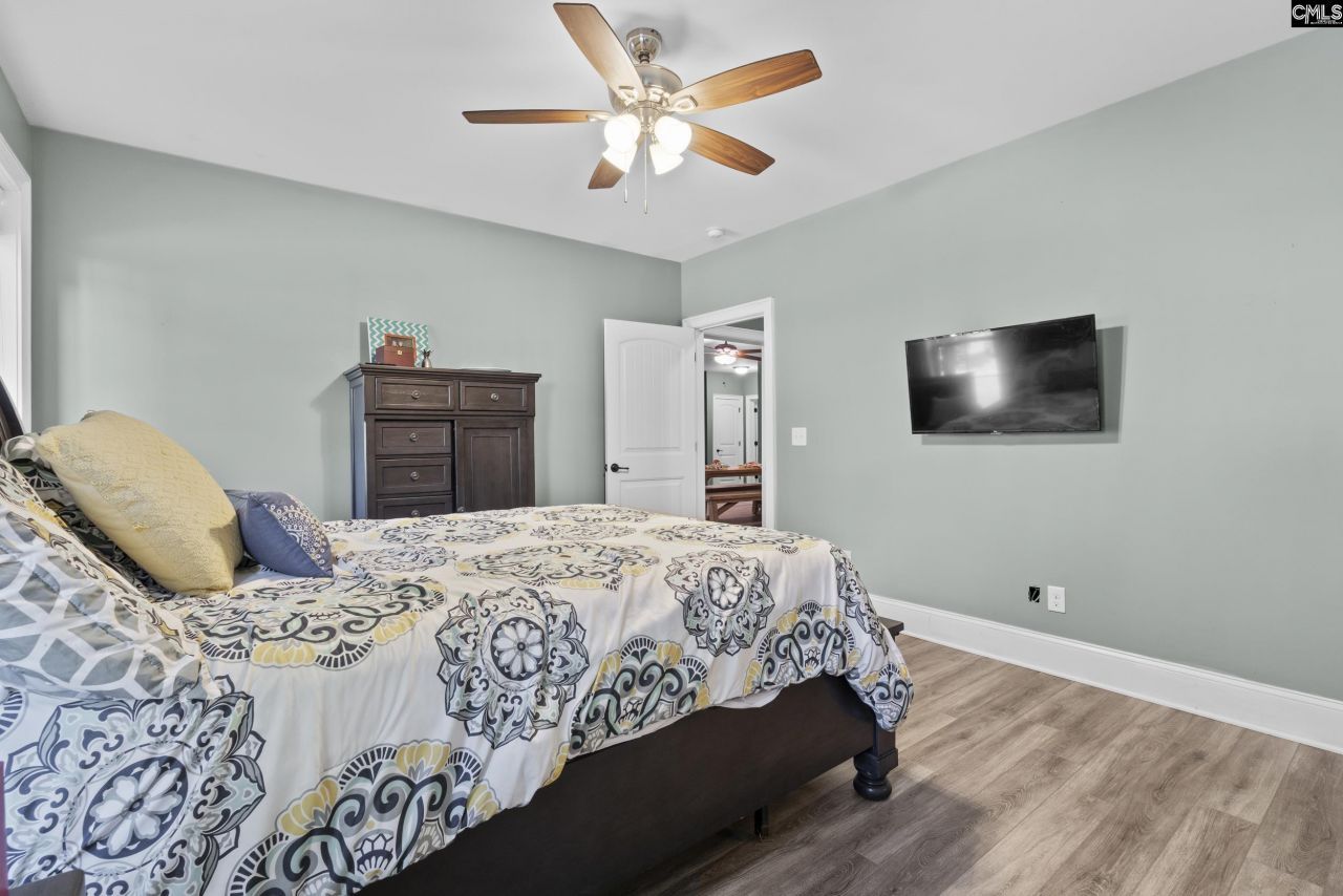 102 Longford Court  Photo 48