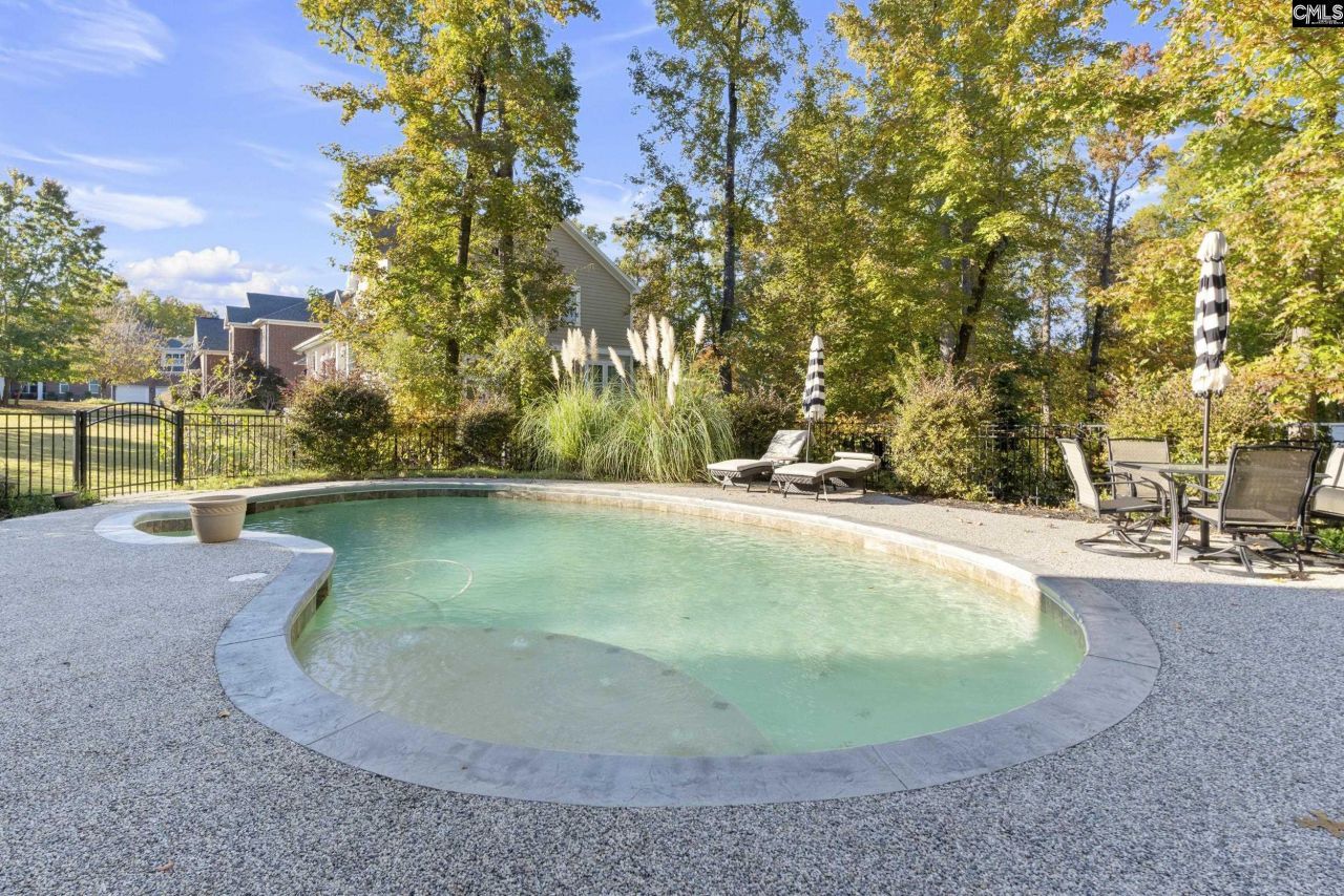 102 Longford Court  Photo 51