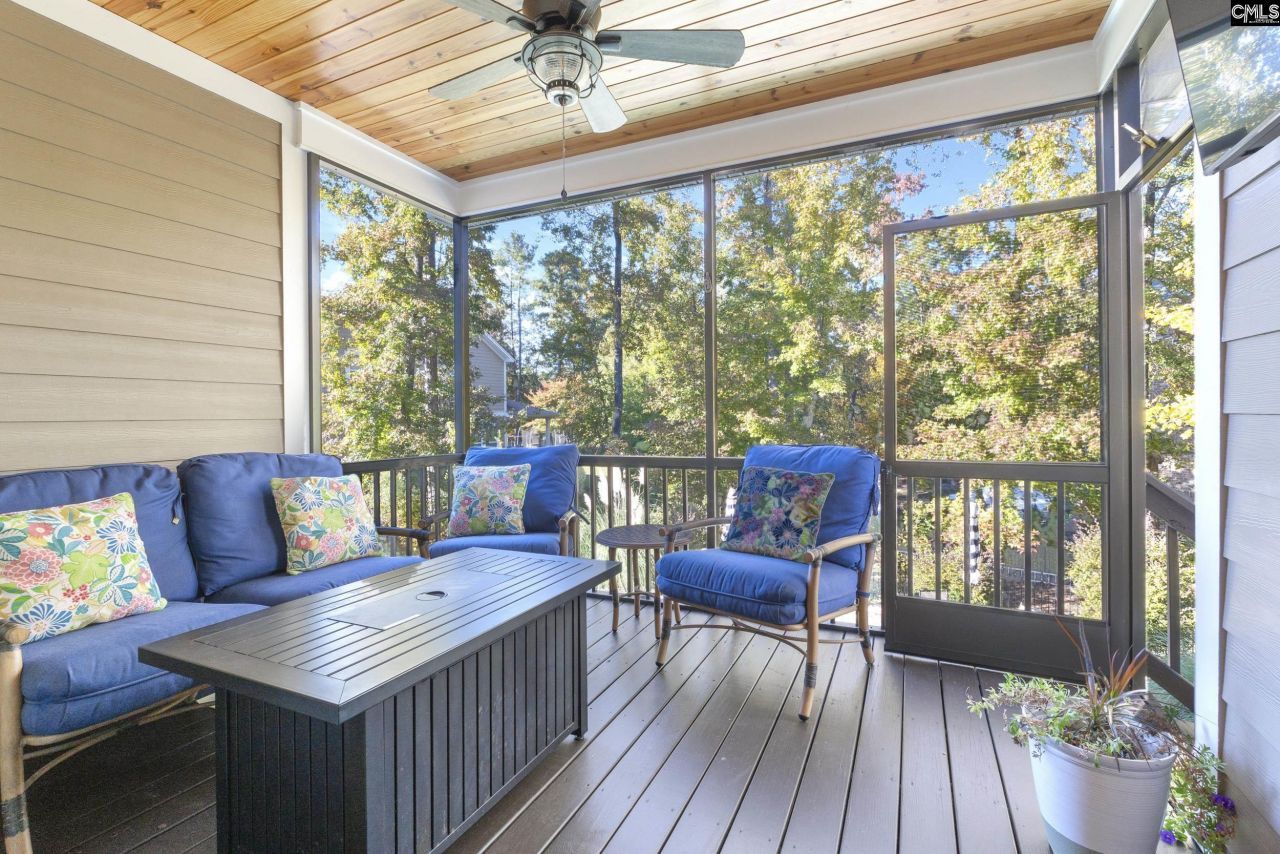 102 Longford Court  Photo 8