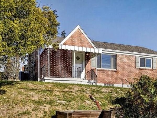 813 Alberta Dr, West Mifflin, PA 15122