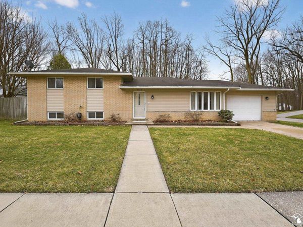3739 Ridgedale Lane, Lambertville, MI 48144