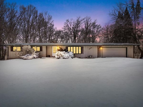 2421 Skyline DRIVE, West Bend, WI 53090
